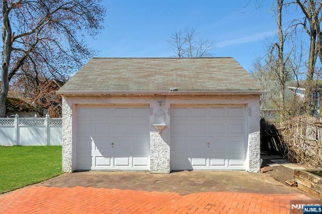 40 3rd Avenue, Westwood, NJ 07675
