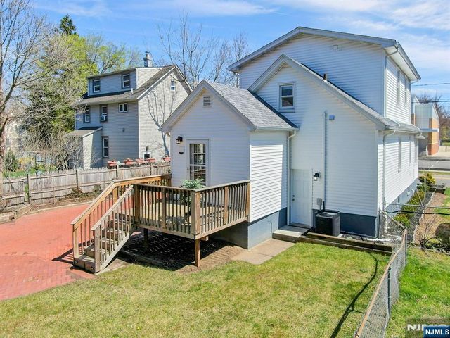 40 3rd Avenue, Westwood, NJ 07675