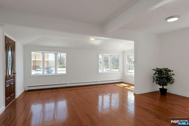40 3rd Avenue, Westwood, NJ 07675