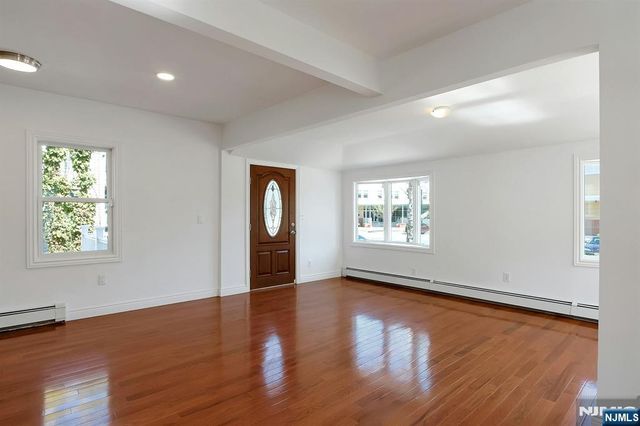 40 3rd Avenue, Westwood, NJ 07675