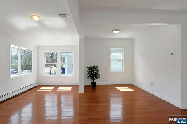 40 3rd Avenue, Westwood, NJ 07675