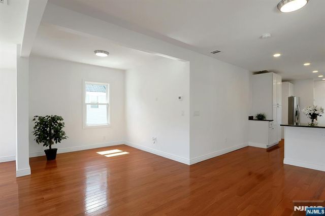 40 3rd Avenue, Westwood, NJ 07675