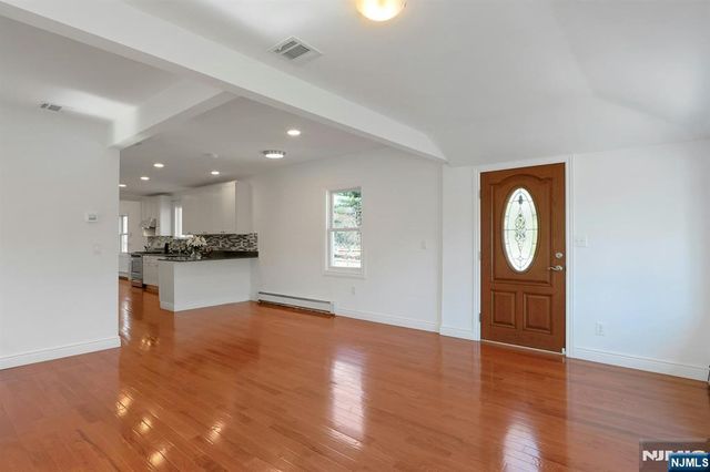 40 3rd Avenue, Westwood, NJ 07675