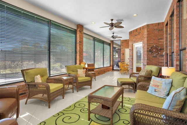 13117 Point Drive, Willis, TX 77318