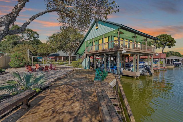 13117 Point Drive, Willis, TX 77318