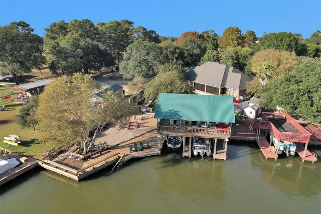 13117 Point Drive, Willis, TX 77318