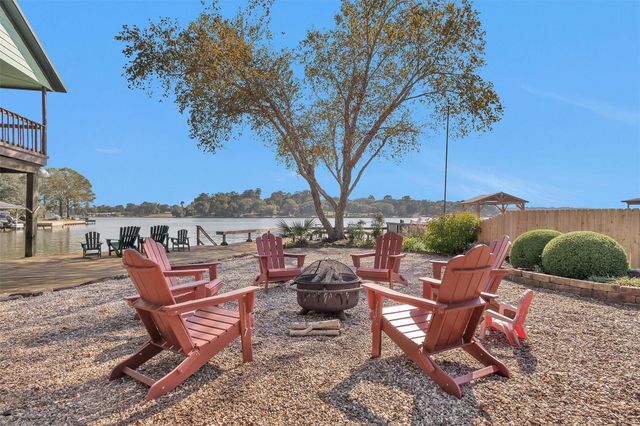 13117 Point Drive, Willis, TX 77318