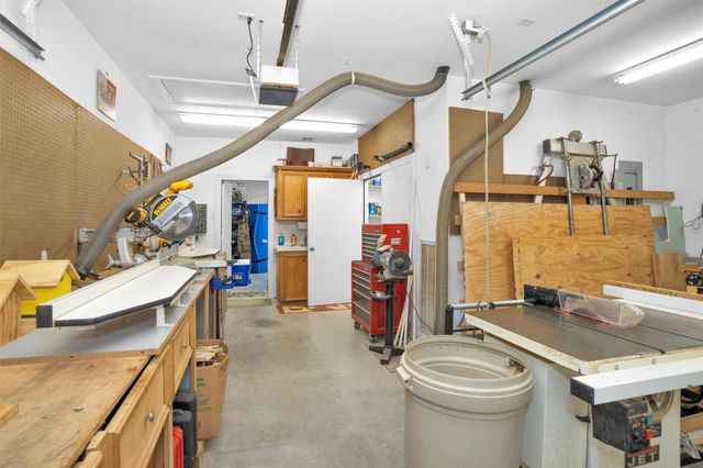 13117 Point Drive, Willis, TX 77318