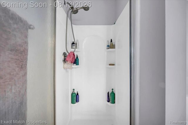 1633 Four Seasons Drive, Hartland Township, MI 48843