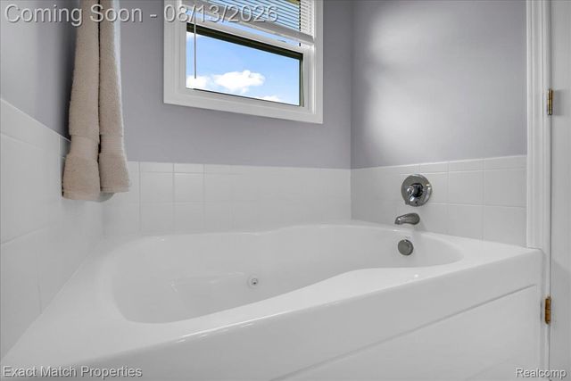 1633 Four Seasons Drive, Hartland Township, MI 48843