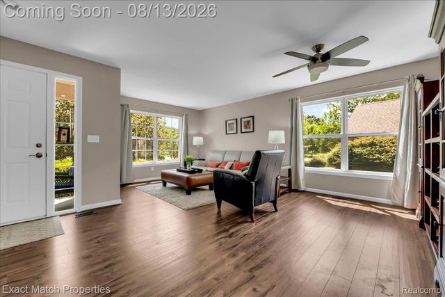 1633 Four Seasons Drive, Hartland Township, MI 48843