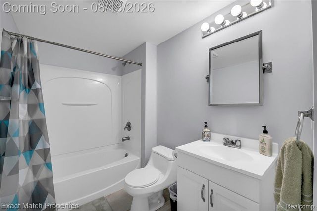 1633 Four Seasons Drive, Hartland Township, MI 48843