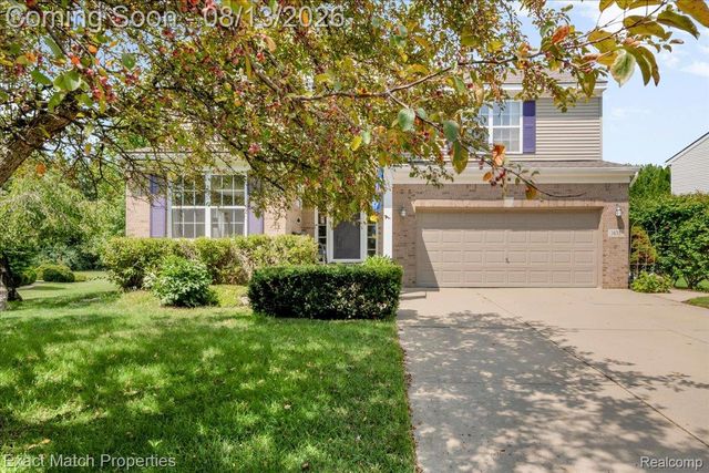 1633 Four Seasons Drive, Hartland Township, MI 48843