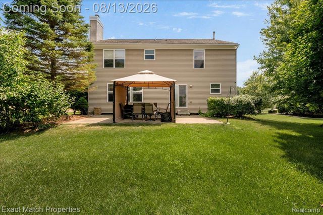 1633 Four Seasons Drive, Hartland Township, MI 48843
