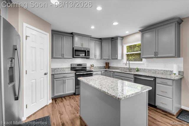 1633 Four Seasons Drive, Hartland Township, MI 48843