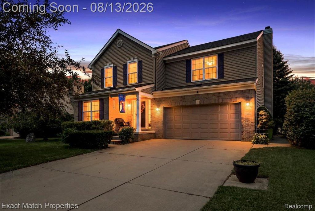 1633 Four Seasons Drive, Hartland Township, MI 48843