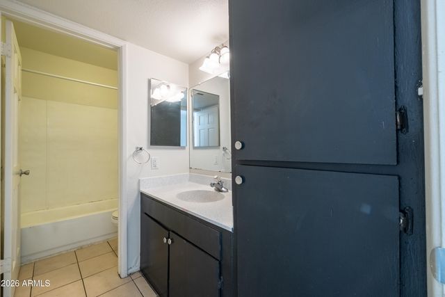 2440 E WALTANN Lane, Phoenix, AZ 85032