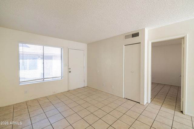 2440 E WALTANN Lane, Phoenix, AZ 85032