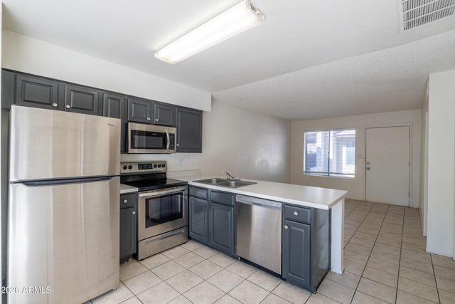 2440 E WALTANN Lane, Phoenix, AZ 85032