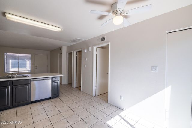2440 E WALTANN Lane, Phoenix, AZ 85032