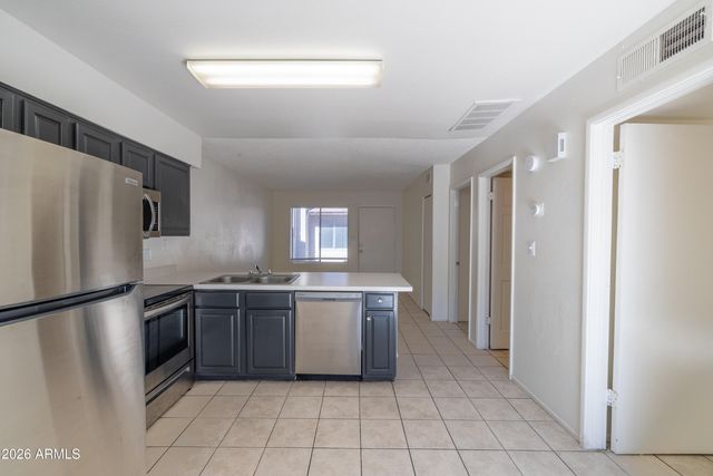 2440 E WALTANN Lane, Phoenix, AZ 85032