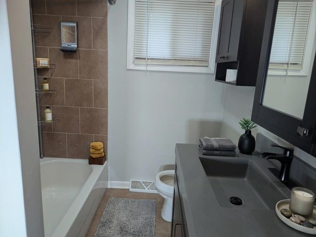 39180 N Petite Terrace, Lake Villa, IL 60046