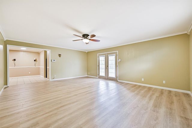 807 Temple Drive, Hitchcock, TX 77563