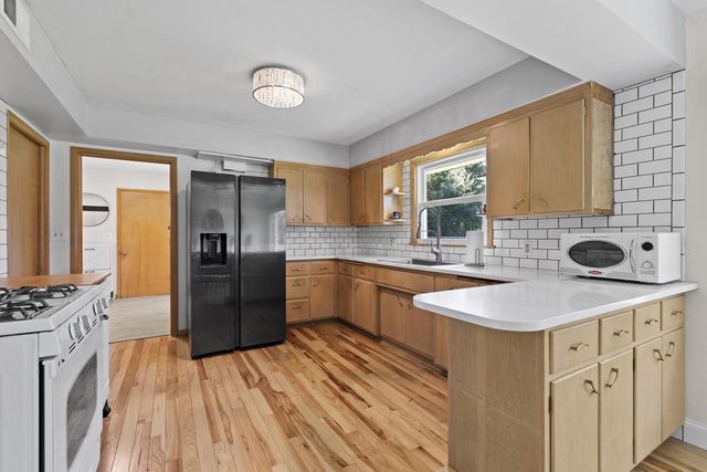 3623 S 157th STREET, New Berlin, WI 53151