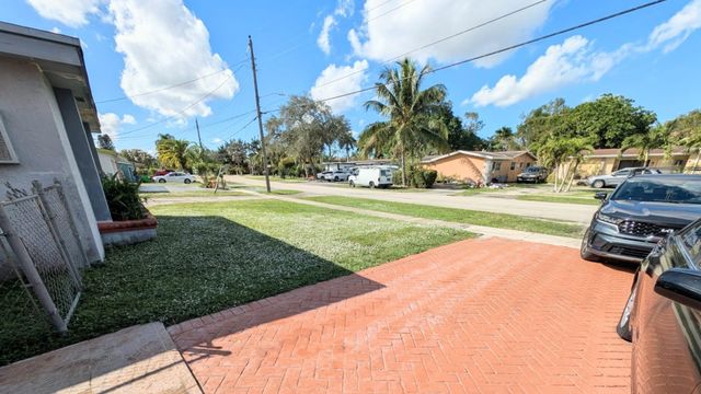 2534 NW 73rd Ave, Sunrise, FL 33313