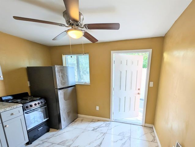 2534 NW 73rd Ave, Sunrise, FL 33313