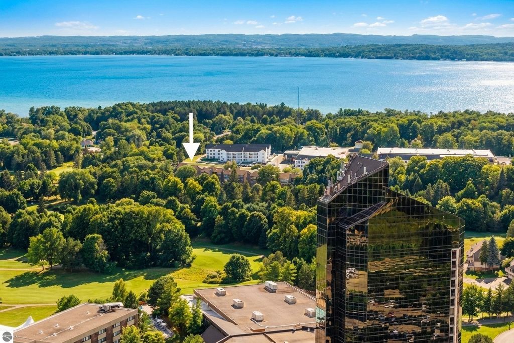 Image 6 of property listing at 5558 Golfview Court, Williamsburg, MI 49690