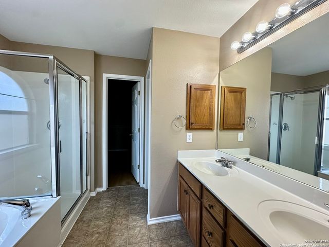 13722 Riverbank Pass, Helotes, TX 78023