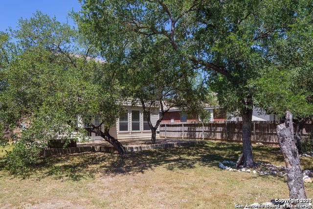 13722 Riverbank Pass, Helotes, TX 78023