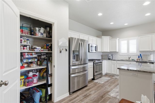 4686 E Old West Road, Kingman, AZ 86401