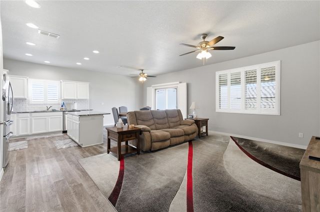 4686 E Old West Road, Kingman, AZ 86401