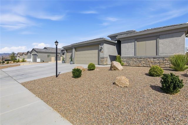 4686 E Old West Road, Kingman, AZ 86401