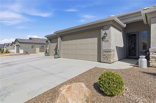 4686 E Old West Road, Kingman, AZ 86401