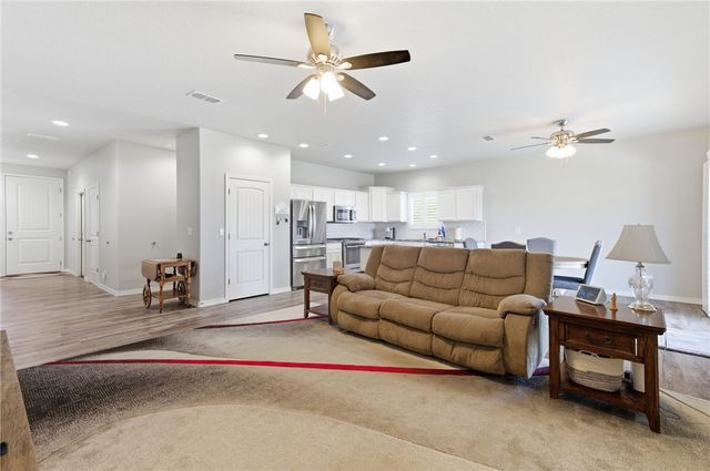 4686 E Old West Road, Kingman, AZ 86401