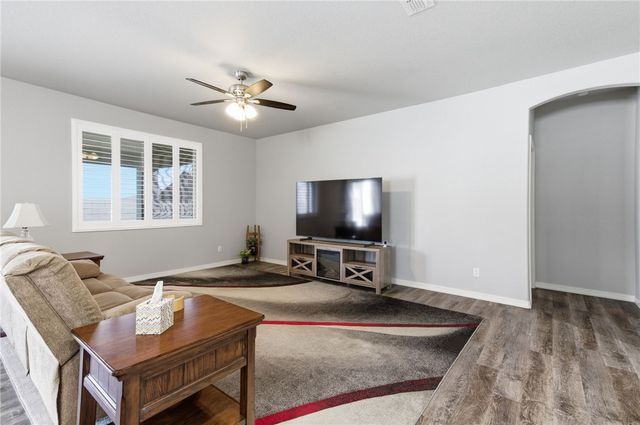 4686 E Old West Road, Kingman, AZ 86401