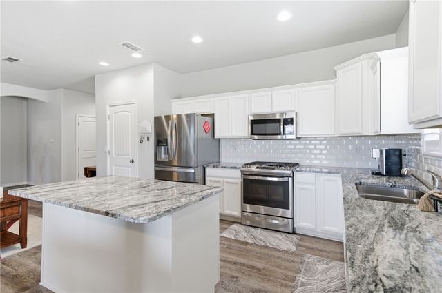 4686 E Old West Road, Kingman, AZ 86401