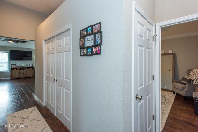 221 Kaysprings Circle, Jacksboro, TN 37757