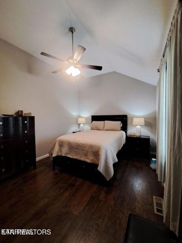 221 Kaysprings Circle, Jacksboro, TN 37757