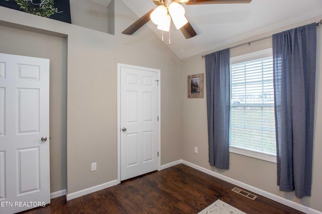 221 Kaysprings Circle, Jacksboro, TN 37757