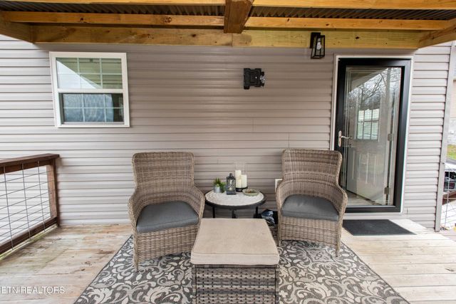 221 Kaysprings Circle, Jacksboro, TN 37757