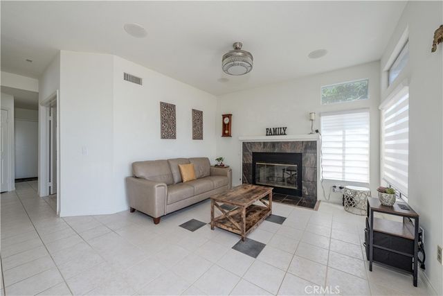 1011 S Mountcrest Court, Anaheim, CA 92808