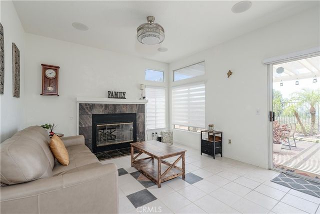 1011 S Mountcrest Court, Anaheim, CA 92808