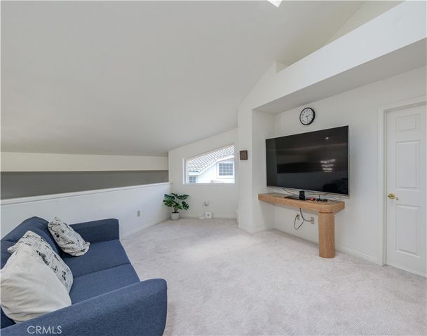 1011 S Mountcrest Court, Anaheim, CA 92808