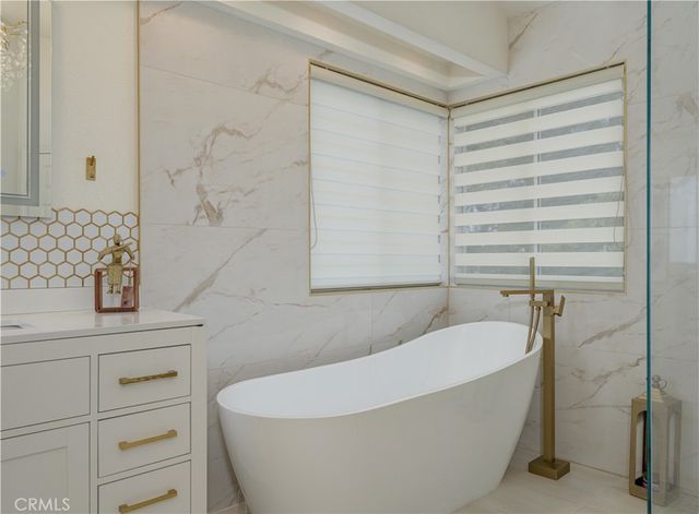 1011 S Mountcrest Court, Anaheim, CA 92808