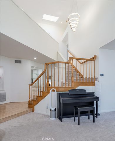 1011 S Mountcrest Court, Anaheim, CA 92808