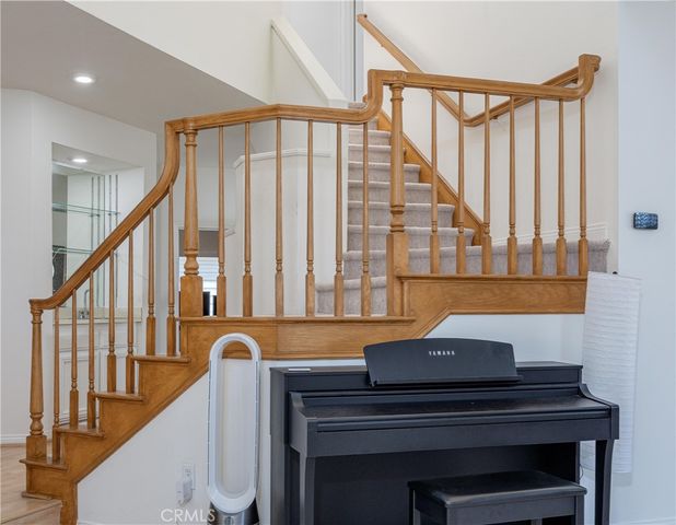 1011 S Mountcrest Court, Anaheim, CA 92808